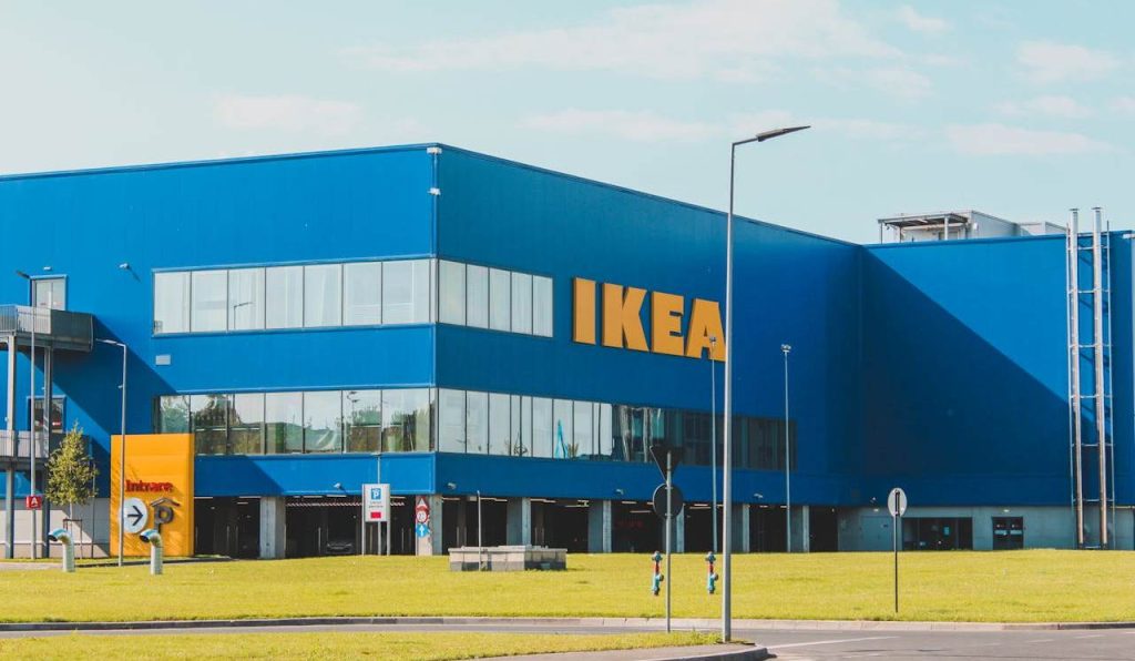 ikea hacks credits: https://www.pexels.com/@czapp-arpad-3647289/